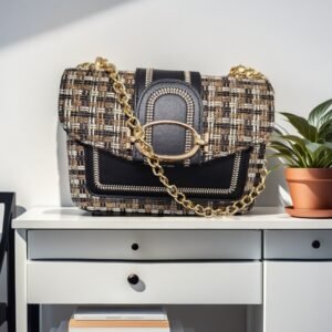 Trendy Shoulder Bag with Metal Chain Strap, Classic Bag (Black)