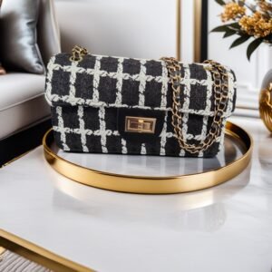 Paris Fashion Square Shoulder Bag with Vintage Chain for Classic Women (Black)