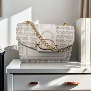 Trendy Shoulder Bag with Metal Chain Strap, Classic Bag (White)